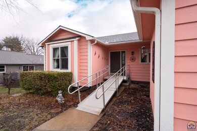 1024 Michael St, Lawrence, KS 66049 - photo 4
