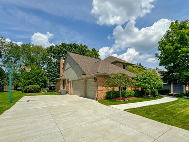 3692 Merriweather Ln, Rochester Hills, MI 48306 - photo 4