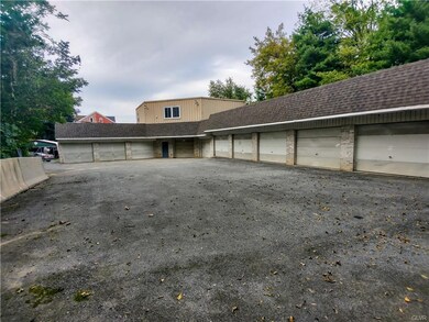 920 Bank St, Emmaus, PA 18049 - photo 5