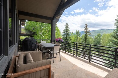 141LegacyTrail_LivingroomDeck