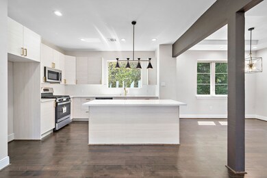 623 Mazal Ln, Houston, TX 77009 - photo 5