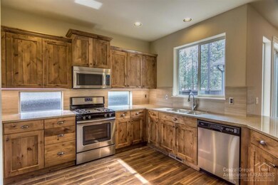 60395 SE Hedgewood Ln, Bend, OR 97702 - photo 4