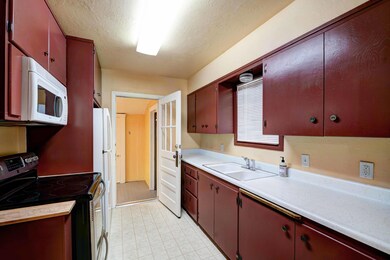 925 State St, Redding, CA 96001 - photo 5