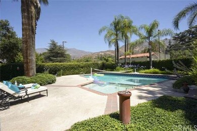 Pool with spa feauring volleyball net