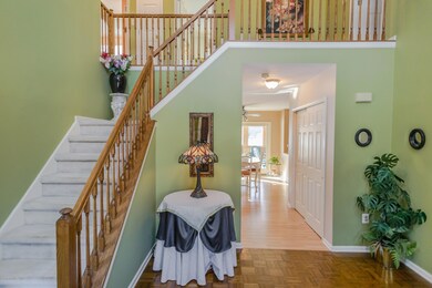 302 Disbrow foyer