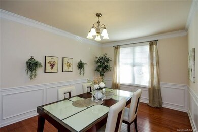 Imagine hosting family gatherings in this spacious