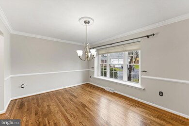 8823 Shadowlake Way, Springfield, VA 22153 - photo 5