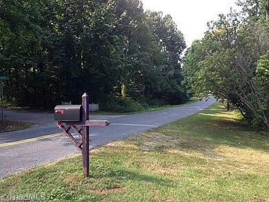 1765 Pine Grove Dr, Asheboro, NC 27205 - photo 3