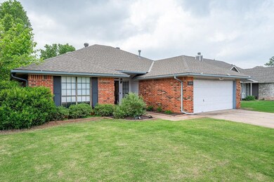 1108 NE 25th St, Moore, OK 73160 - photo 5