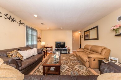 6-7 Portland Ct unit 7, Freehold, NJ 07728 - photo 5