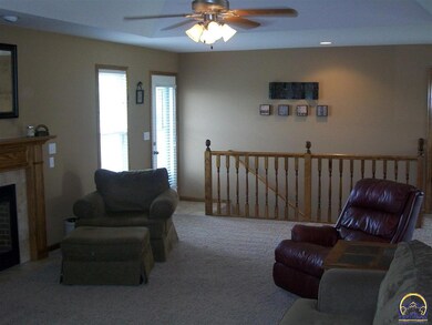 3312 SW 47th Ct, Topeka, KS 66610 - photo 7