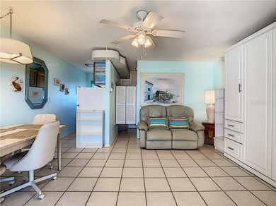Living/dining/bedroom