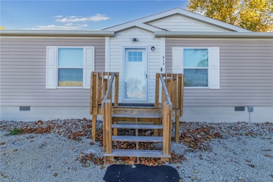 513 W North 1st St, Stewardson, IL 62463 - photo 3