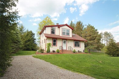 SEMI-SECLUDED WITH OPEN SPACE TO ENJOY OUTDOOR ACT