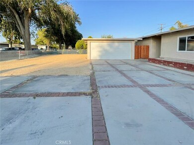1408 W Avenue h15, Lancaster, CA 93534 - photo 2
