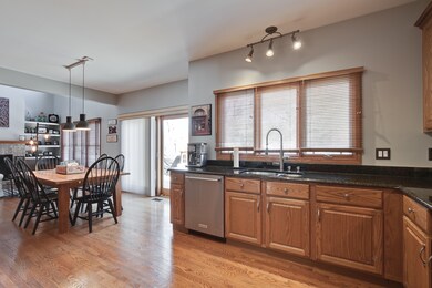 938 Barlina Rd unit 5, Crystal Lake, IL 60014 - photo 2