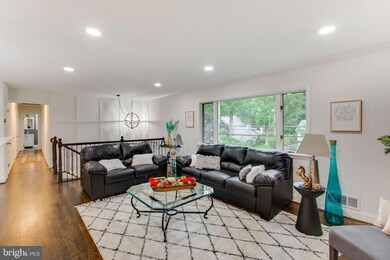 3610 Whispering Ln, Falls Church, VA 22041 - photo 5