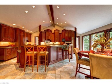 Eat-in Kitchen