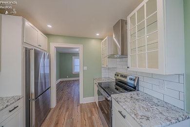 112 S Prospect St, Fremont, OH 43420 - photo 4