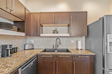 623 W Walnut St unit 407, Springfield, MO 65806 - photo 7