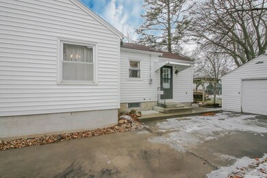 1922 Walnut St, Cedar Falls, IA 50613 - photo 3