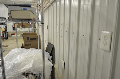 1553 Audubon Dr, Waterloo, IA 50701 - photo 6