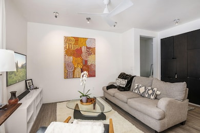 1-web-or-mls-180-7th-St-03