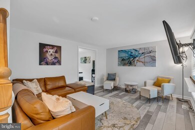 9924 Manet Rd, Burke, VA 22015 - photo 5