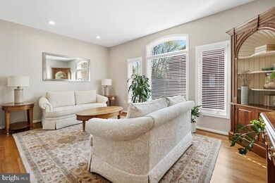 11534 Hemingway Dr, Reston, VA 20194 - photo 5