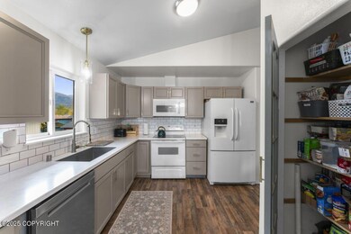 8011 Little Dipper Ave, Anchorage, AK 99504 - photo 6