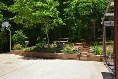 Nicely Landscaped Picnic Area off Drive and Basket