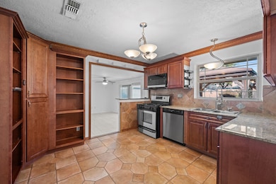 2118 Cheshire Ln, Houston, TX 77018 - photo 3