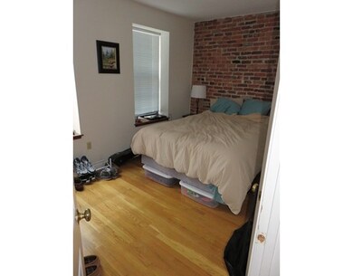 7 Henchman St unit 405, Boston, MA 02113 - photo 4