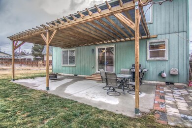 1585 SW 22nd Place, Redmond, OR 97756 - photo 2