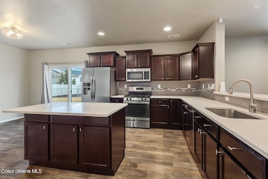 pen Kitchen with Quartz