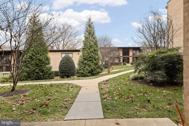 7855 Enola St unit 201, McLean, VA 22102 - photo 3