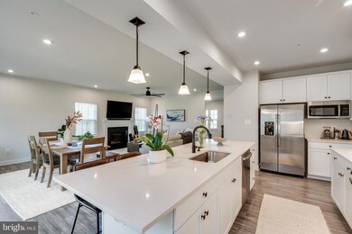 7647 Chesham Ct, White Plains, MD 20695 - photo 3