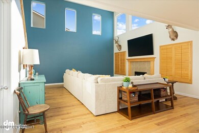 05-Living Room_MAX2134