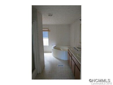 792 Starnes Cove Rd, Asheville, NC 28806 - photo 4