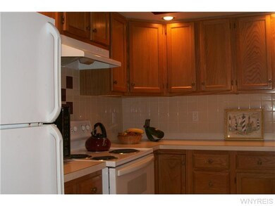 Kitchen Tile backsplash, Indirect lighting, applia