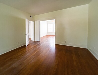 1609 Kipling St, Houston, TX 77006 - photo 4