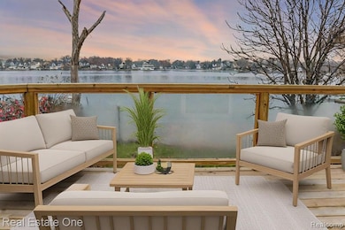 121 N North Shore Dr, Lake Orion, MI 48362 - photo 3