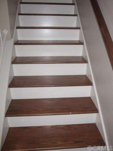 Wood stairs - no carpet!!