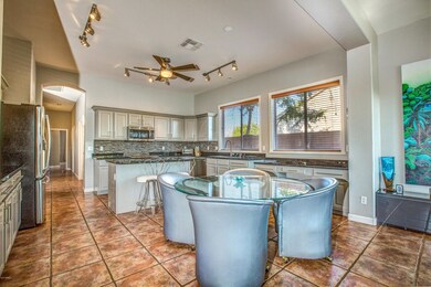 Light and Bright Kitchen