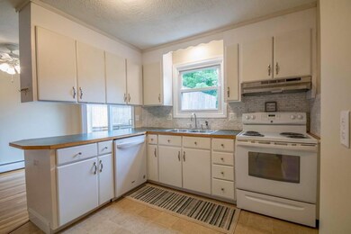 16 Oliver Dr, Hudson, NH 03051 - photo 5