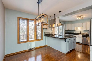 6641 Holcomb Ave, Des Moines, IA 50322 - photo 4