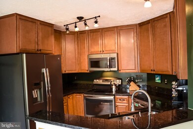 8043 Lantern Ct unit 128, Manassas, VA 20109 - photo 4
