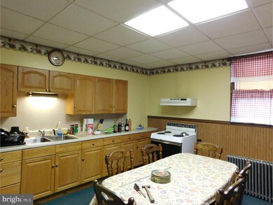 34 W High St, Coaldale, PA 18218 - photo 3
