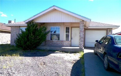 14512 Las Aguilas Dr, Horizon City, TX 79928 - photo 3