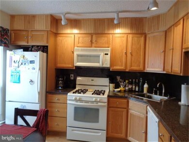 9 Fairbanks Place, Lawrence Township, NJ 08648 - photo 4